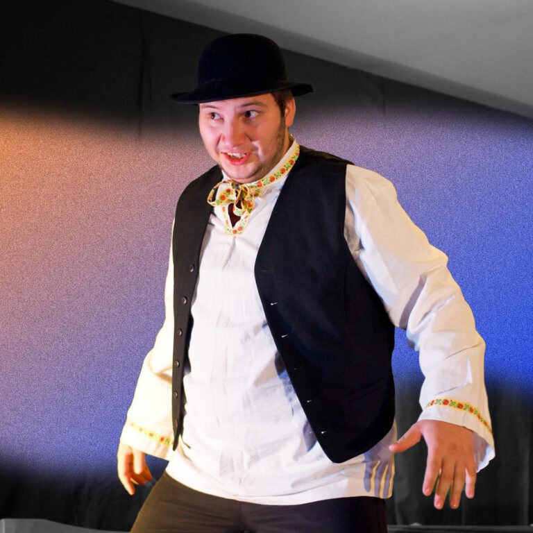 Instagram post from divadlovendo. This post is in position 11.